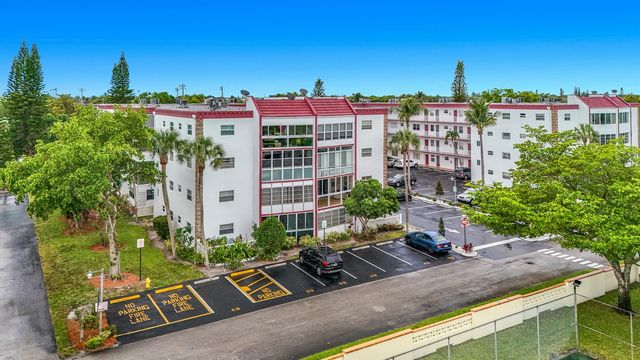 4270 NW 40th Street 401, Lauderdale Lakes, FL 33319