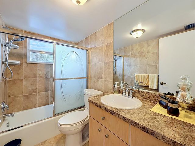 4270 NW 40th Street 401, Lauderdale Lakes, FL 33319