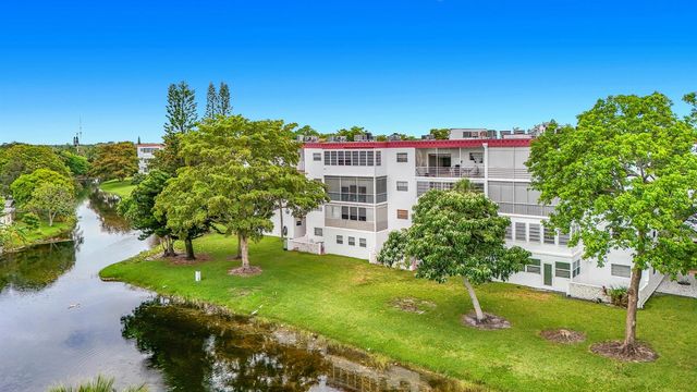4270 NW 40th Street 401, Lauderdale Lakes, FL 33319