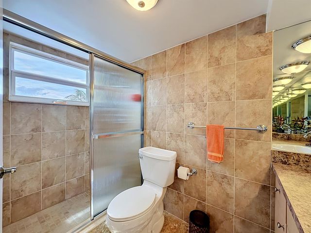 4270 NW 40th Street 401, Lauderdale Lakes, FL 33319