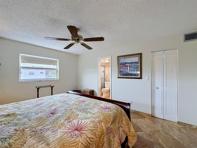 4270 NW 40th Street 401, Lauderdale Lakes, FL 33319