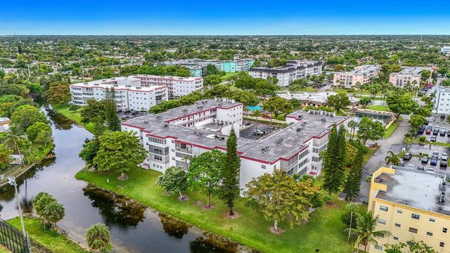 4270 NW 40th Street 401, Lauderdale Lakes, FL 33319