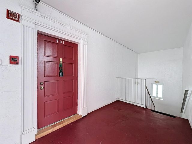 4270 NW 40th Street 401, Lauderdale Lakes, FL 33319