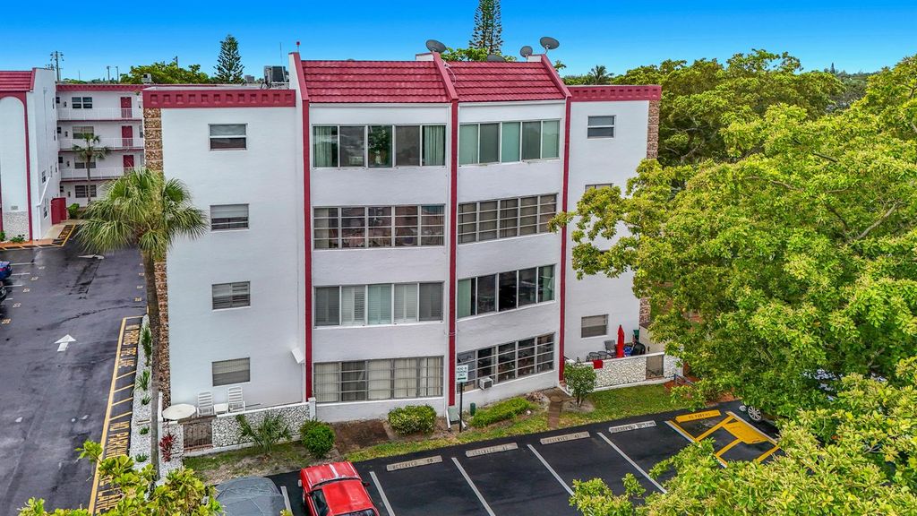 4270 NW 40th Street 401, Lauderdale Lakes, FL 33319