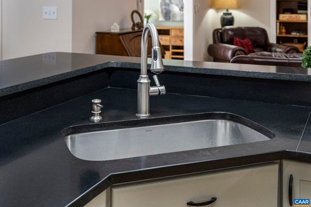 1815 RIVANNA WOODS DR, Fork Union, VA 23055