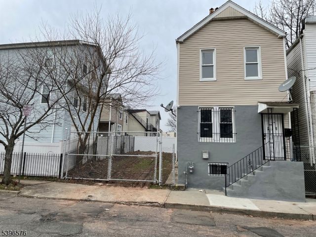 25 Kipp St, Newark City, NJ 07108