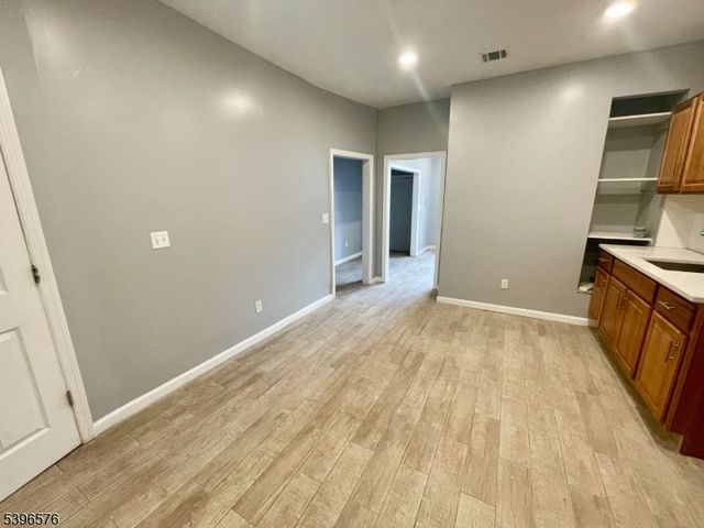 25 Kipp St, Newark City, NJ 07108