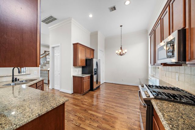 2828 Sherwin Street, Houston, TX 77007