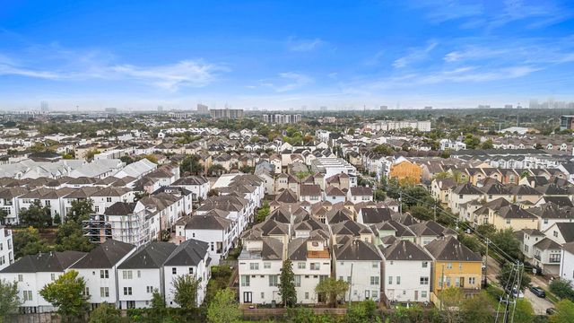 2828 Sherwin Street, Houston, TX 77007