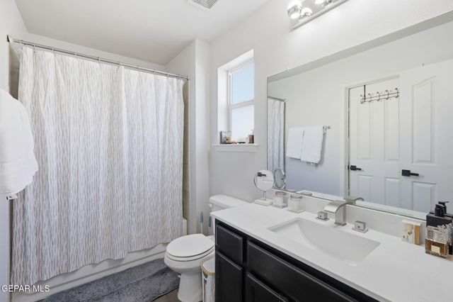 732 Nuevo Desierto Drive, Horizon City, TX 79928