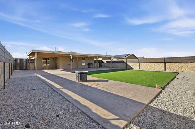 732 Nuevo Desierto Drive, Horizon City, TX 79928