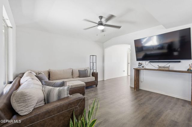 732 Nuevo Desierto Drive, Horizon City, TX 79928