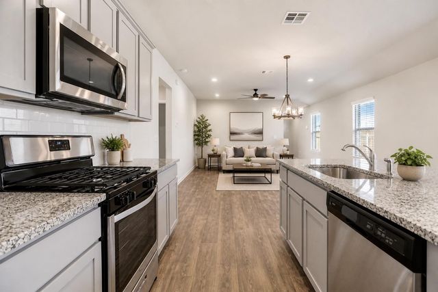 216 Strand LN, Bastrop, TX 78602