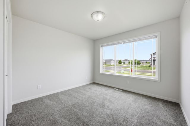 5486 Tyler Avenue S, Fargo, ND 58104