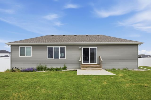 5486 Tyler Avenue S, Fargo, ND 58104