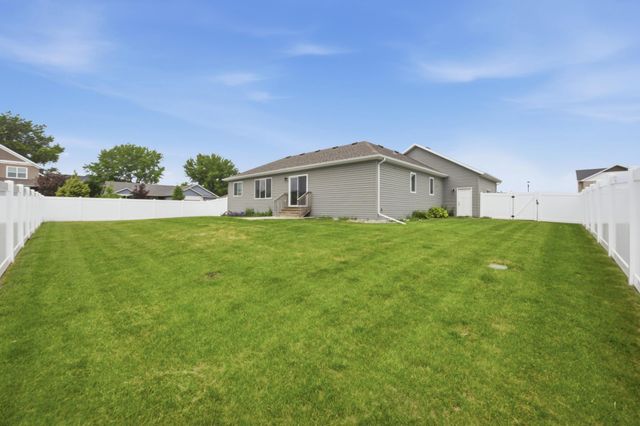 5486 Tyler Avenue S, Fargo, ND 58104