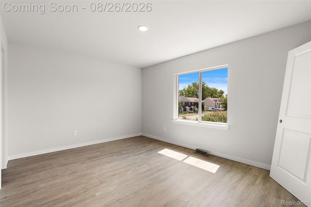 35300 Brittany Drive 120, New Baltimore, MI 48047