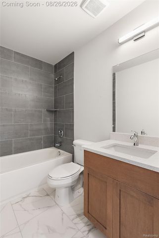 35300 Brittany Drive 120, New Baltimore, MI 48047