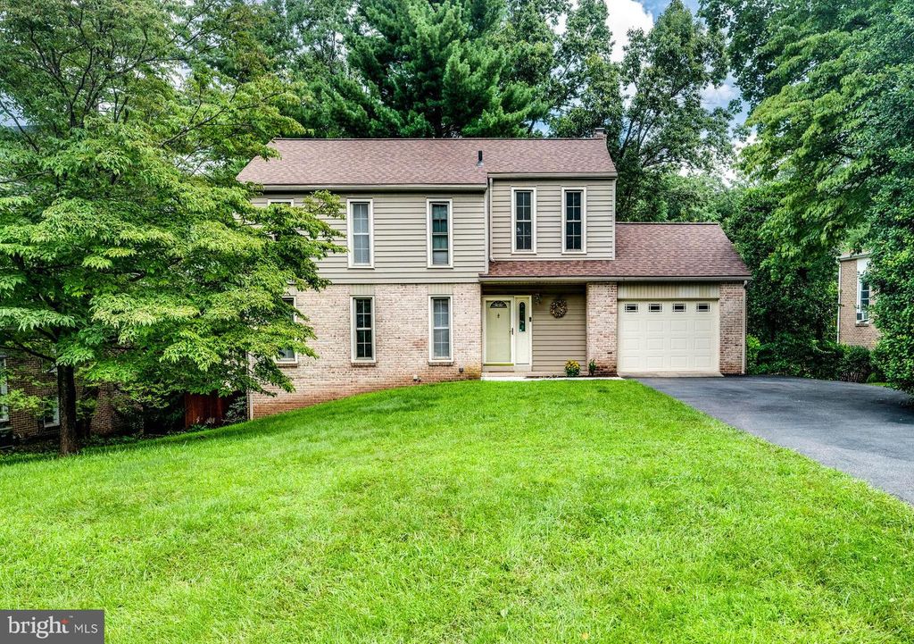 4 NASSAU CIRCLE, Reading, PA 19607