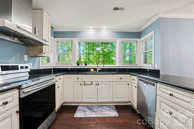 7443 Newmans Lane, Charlotte, NC 28270