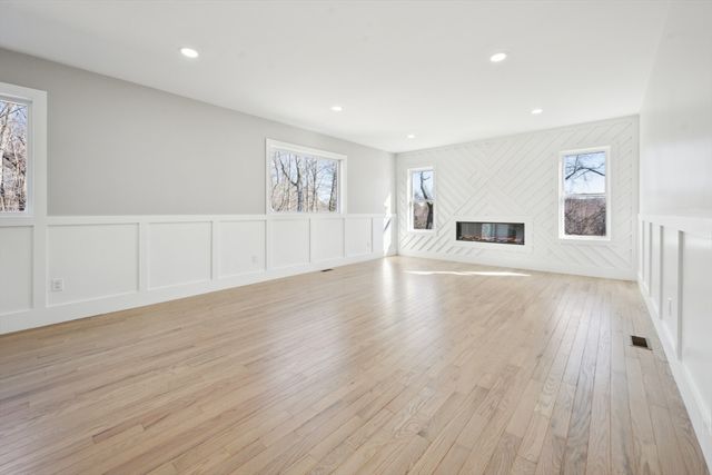 1 Falcon Dr, Shrewsbury, MA 01545