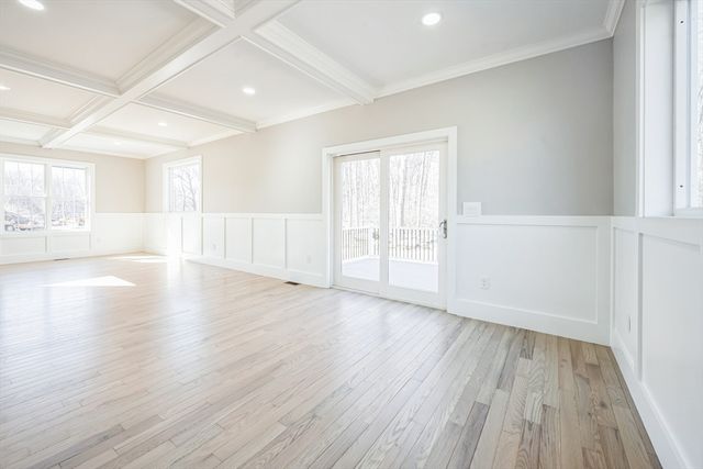 1 Falcon Dr, Shrewsbury, MA 01545