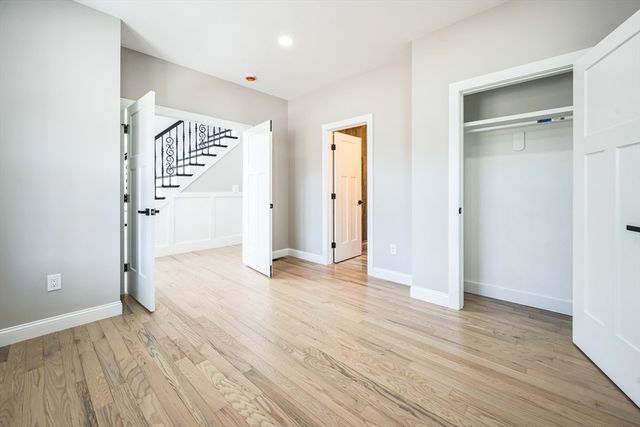 1 Falcon Dr, Shrewsbury, MA 01545