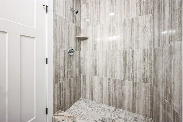 1 Falcon Dr, Shrewsbury, MA 01545