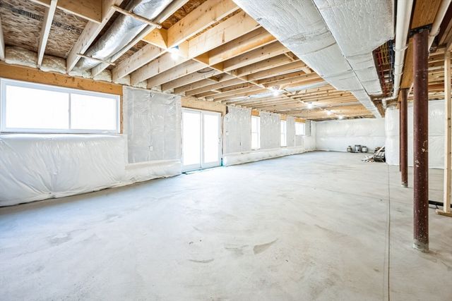 1 Falcon Dr, Shrewsbury, MA 01545