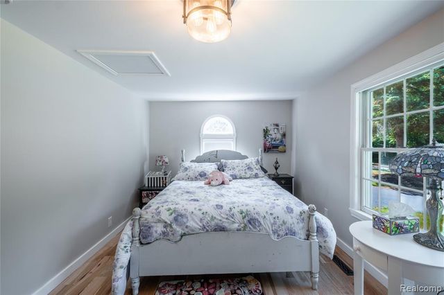 308 N Seymour Road, Flushing, MI 48433