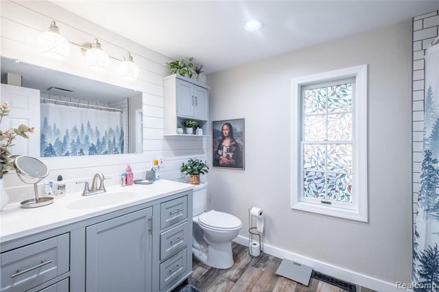 308 N Seymour Road, Flushing, MI 48433
