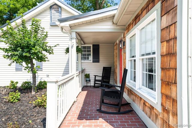 308 N Seymour Road, Flushing, MI 48433