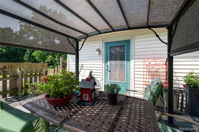 308 N Seymour Road, Flushing, MI 48433
