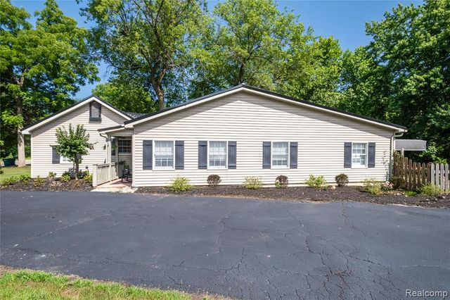 308 N Seymour Road, Flushing, MI 48433