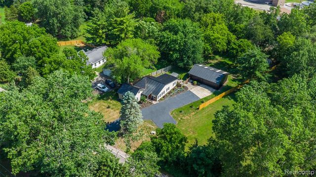 308 N Seymour Road, Flushing, MI 48433