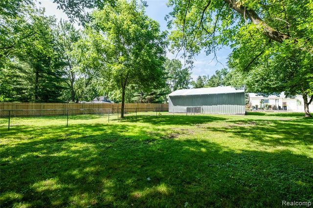 308 N Seymour Road, Flushing, MI 48433