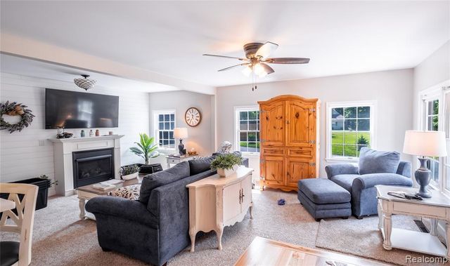 308 N Seymour Road, Flushing, MI 48433
