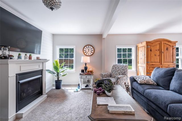 308 N Seymour Road, Flushing, MI 48433