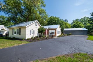 308 N Seymour Road, Flushing, MI 48433