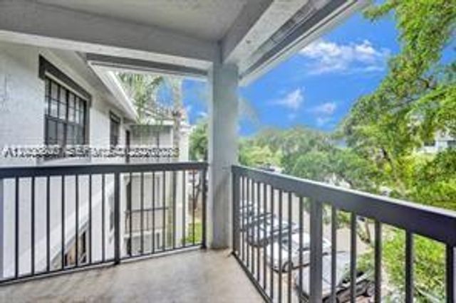 11241 W Atlantic Blvd 302, Coral Springs, FL 33071