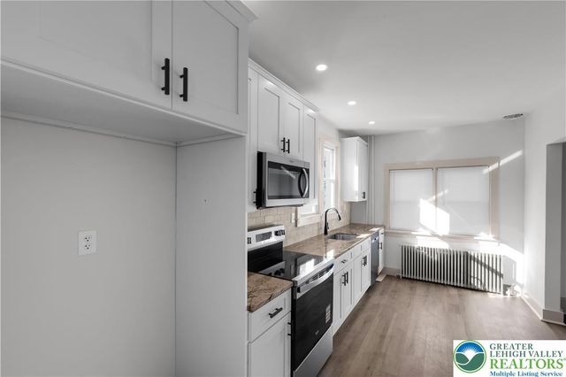 2322 North Lehigh Avenue, Whitehall Twp, PA 18052