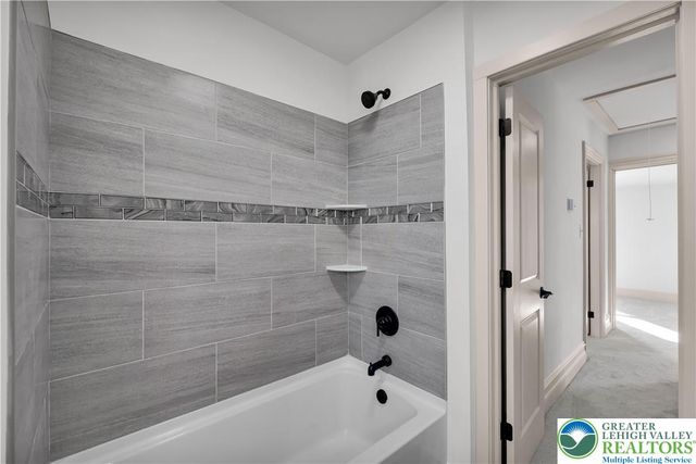 2322 North Lehigh Avenue, Whitehall Twp, PA 18052