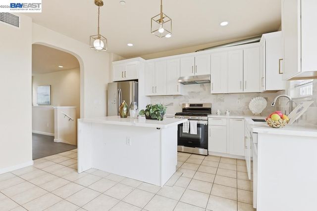 3937 Forest Cir, Castro Valley, CA 94546