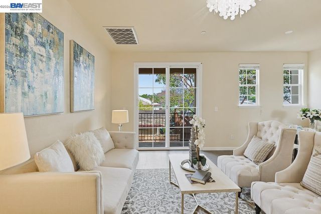 3937 Forest Cir, Castro Valley, CA 94546