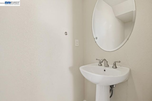 3937 Forest Cir, Castro Valley, CA 94546