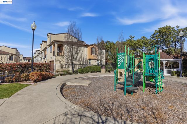 3937 Forest Cir, Castro Valley, CA 94546