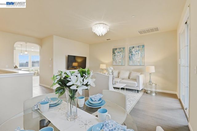 3937 Forest Cir, Castro Valley, CA 94546