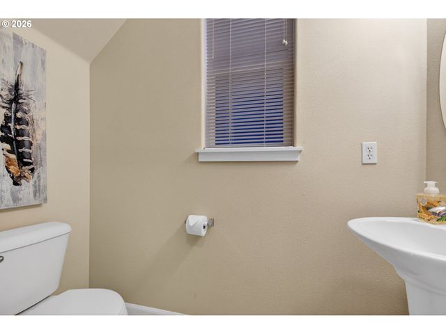 212 Nw GLENCORY St, Hillsboro, OR 97124
