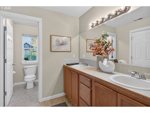 212 Nw GLENCORY St, Hillsboro, OR 97124