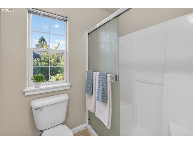 212 Nw GLENCORY St, Hillsboro, OR 97124
